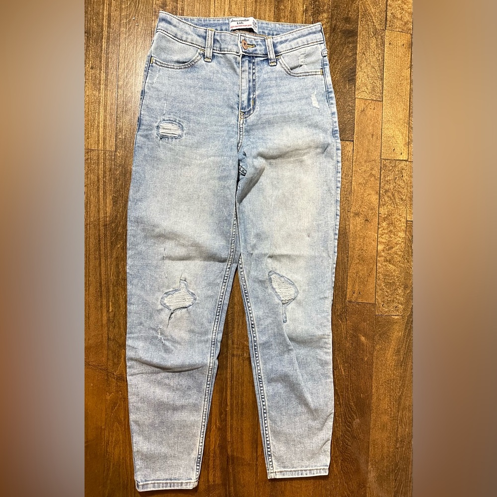 Abercrombie Kids Girls High-Rise Mini Mom Light Wash Jeans Size‎ Slim 13/14